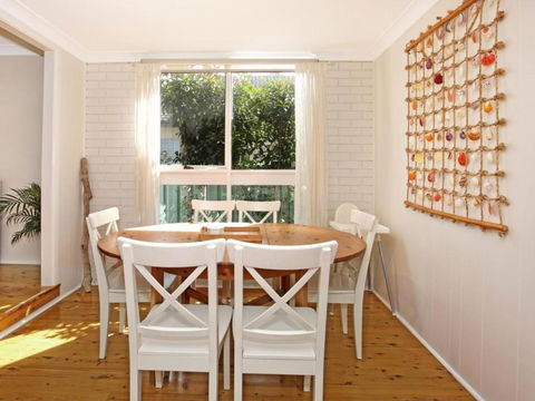 Hayes Beach House Jervis Bay Pet Friendly Award Winner Fireplace - Accommodation Brisbane 2
