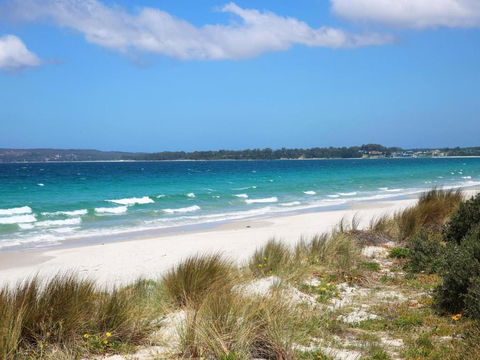 Hayes Beach House Jervis Bay Pet Friendly Award Winner Fireplace - Accommodation Brisbane 6