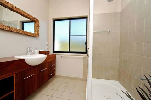 Airlie Waterfront Bed & Breakfast - Accommodation Brisbane 7