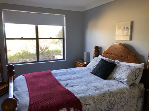 Dam It Getaway- Homestead - Accommodation Brisbane 4