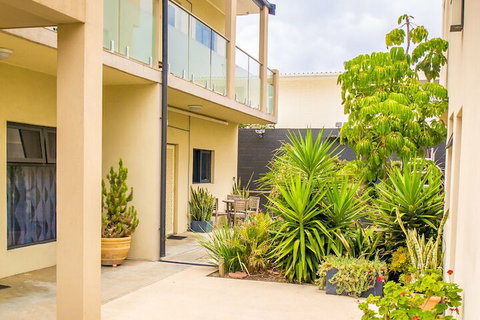 Atlantic West Beach Apartments - Accommodation Brisbane 2