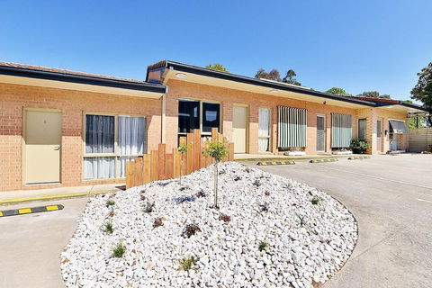 Cranbourne Motor Inn - Accommodation Brisbane 1