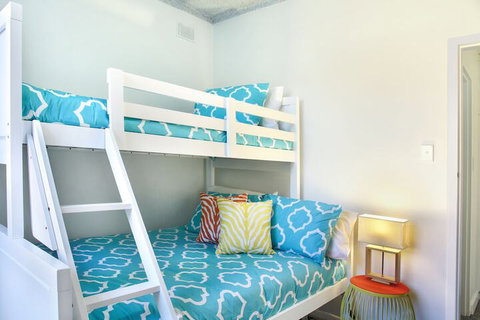 Seaview Sunset Holiday Apartments - Accommodation Brisbane 2