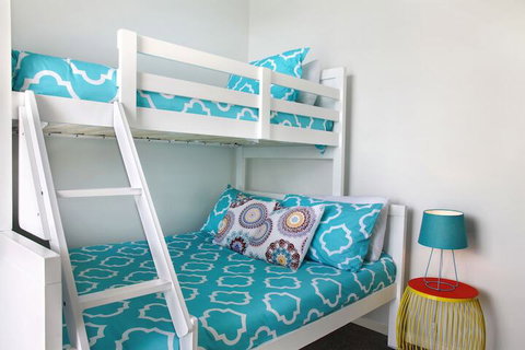 Seaview Sunset Holiday Apartments - Accommodation Brisbane 1