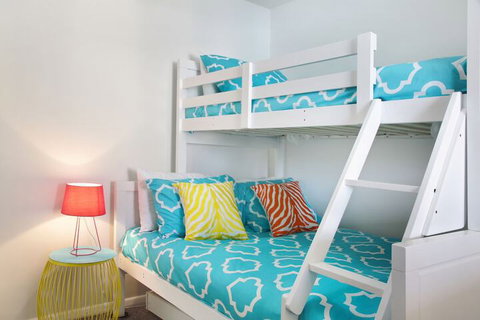 Seaview Sunset Holiday Apartments - Accommodation Brisbane 4