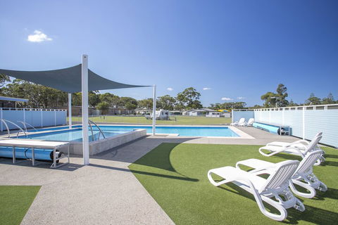 Lakeside Cabins & Holiday Village - Accommodation Brisbane 3