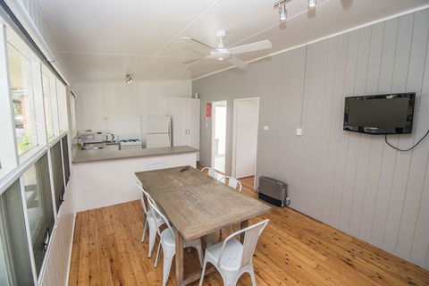 Lakeside Cabins & Holiday Village - Accommodation Brisbane 7