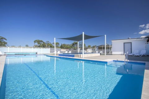 Lakeside Cabins & Holiday Village - Accommodation Brisbane 0