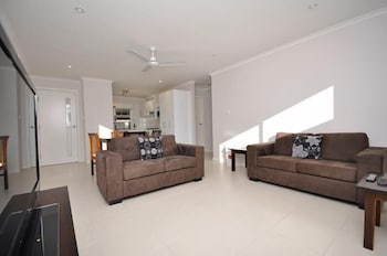 Capricorn Villas - Accommodation Brisbane 5