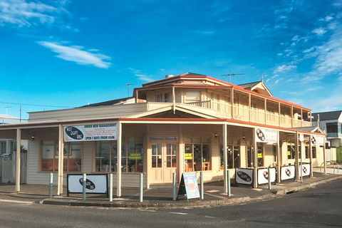 West Eighty One - Accommodation Brisbane 0