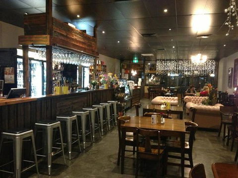 Rustik Cafe And Foodstore - Accommodation Brisbane 0