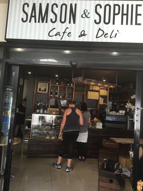 Samson & Sophie Cafe - Accommodation Brisbane 4