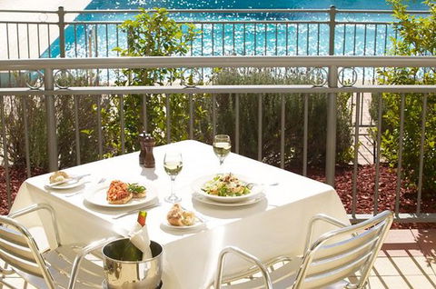 REBELLION BAR AND GRILL RESTAURANT - Accommodation Brisbane 0