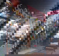Cozy Coffee Shop - Accommodation Brisbane