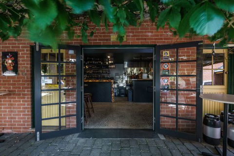 Vine And Tap - Accommodation Brisbane 0