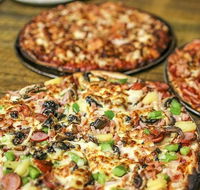 The cave wood fired pizza bar - Accommodation Brisbane