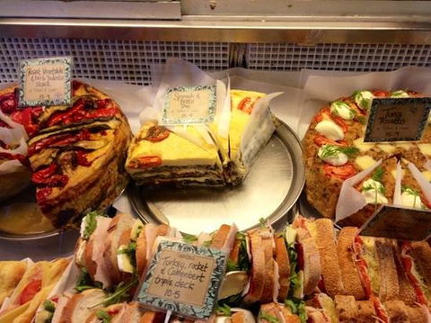 Twisted Sista - Accommodation Brisbane 0