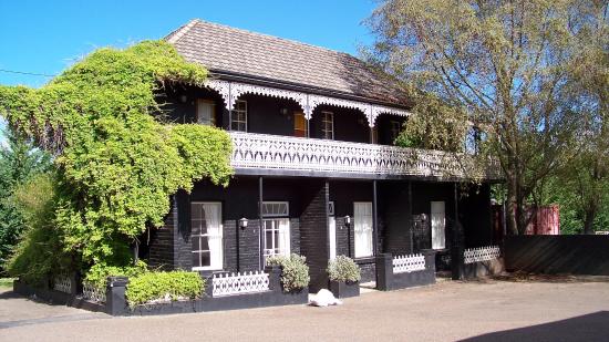 Rocky River NSW Accommodation Brisbane