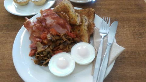 Barney's Of Bookham - Accommodation Brisbane 0