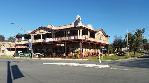 The Royal Hotel - Accommodation Brisbane 0