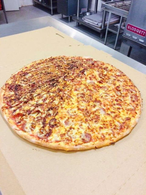 Rocky's Pizza - Accommodation Brisbane 0