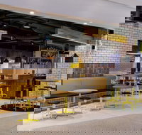 Long Neck - Perth International Airport - Accommodation Brisbane