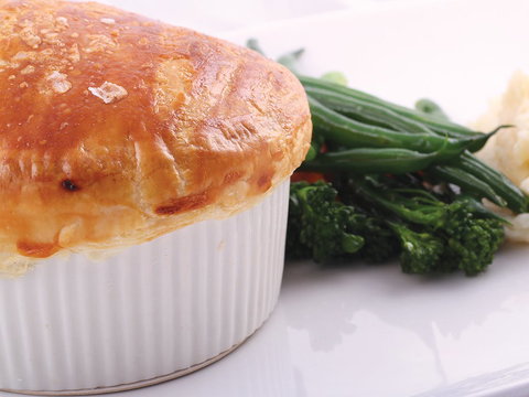 Summer House - Fairfield RSL - Accommodation Brisbane 0