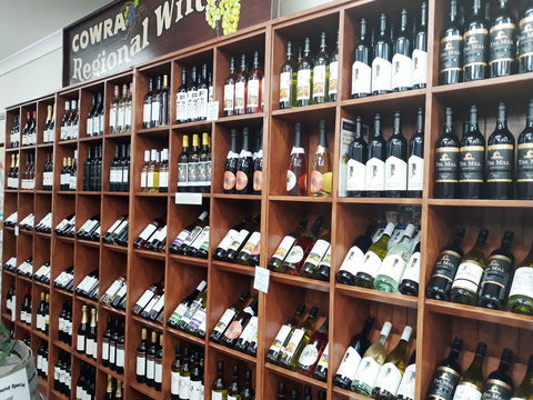 Cowra Visitor Information Centre Wine Selection - Accommodation Brisbane 0