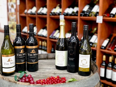 Cowra Visitor Information Centre Wine Selection - Accommodation Brisbane 1