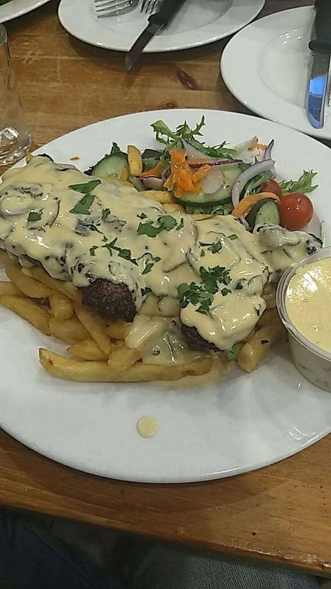 HIYC Cafe & Restaurant - Accommodation Brisbane 0