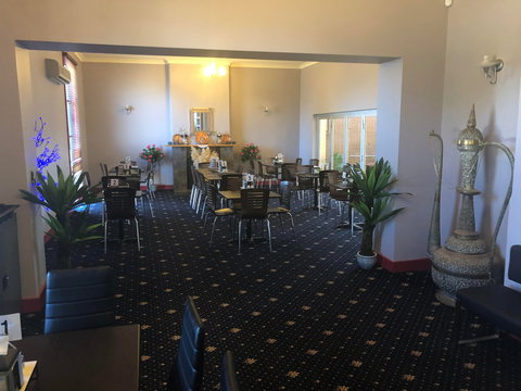 Harts Takeaway/Junction Hotel Peterborough - Accommodation Brisbane 1