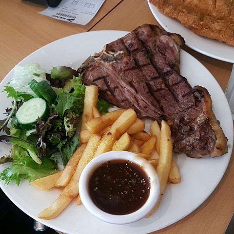 Courtyard Bistro - Uncle Buck's Hotel - Accommodation Brisbane 0