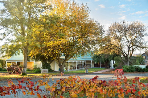 Rusden Wines - Accommodation Brisbane 2