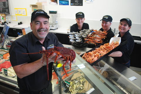 The Fresh Fish Place Fish Market & Café - Accommodation Brisbane 2
