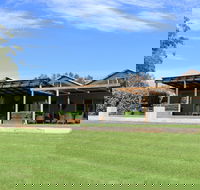 Two Rivers Wines - Accommodation Brisbane