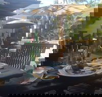 Barefoot Art Food Wine - Accommodation Brisbane