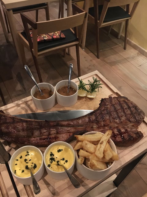 A Hereford Beefstouw - Accommodation Brisbane 2