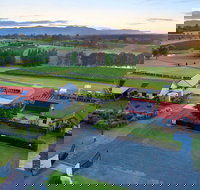 Travertine Wines - Accommodation Brisbane