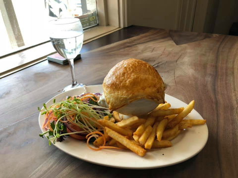 Bowning Hotel Dining - Accommodation Brisbane 0