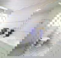 By The Falls Cafe - Accommodation Brisbane