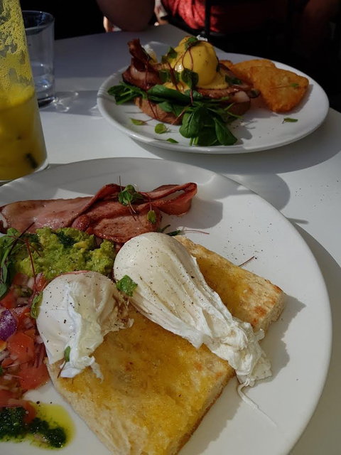 Bellakai Cafe - Accommodation Brisbane 3