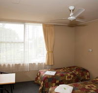 Dolphins Harbourside Hotel