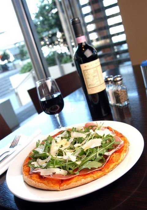 Renzo's Bar Cafe Italiano - Accommodation Brisbane 7