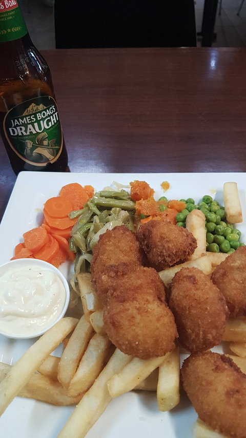 Lakeside Bar & Grill - Accommodation Brisbane 6