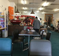 The Crowded Lounge - Accommodation Brisbane