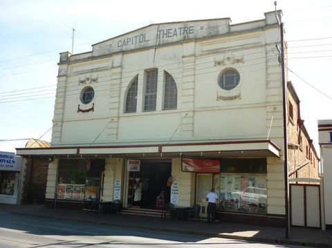 229 On Main Cafe - Accommodation Brisbane 0