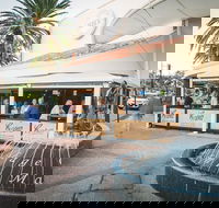 Mano's Restaurant - Accommodation Brisbane