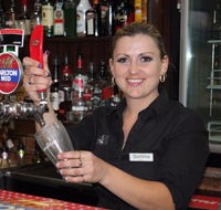 Advancetown Hotel - Accommodation Brisbane
