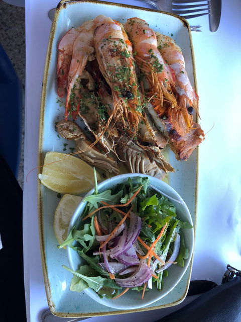 Raw Prawn Seafood Restaurant - Accommodation Brisbane 4