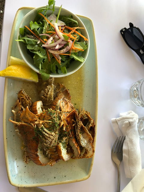 Raw Prawn Seafood Restaurant - Accommodation Brisbane 5
